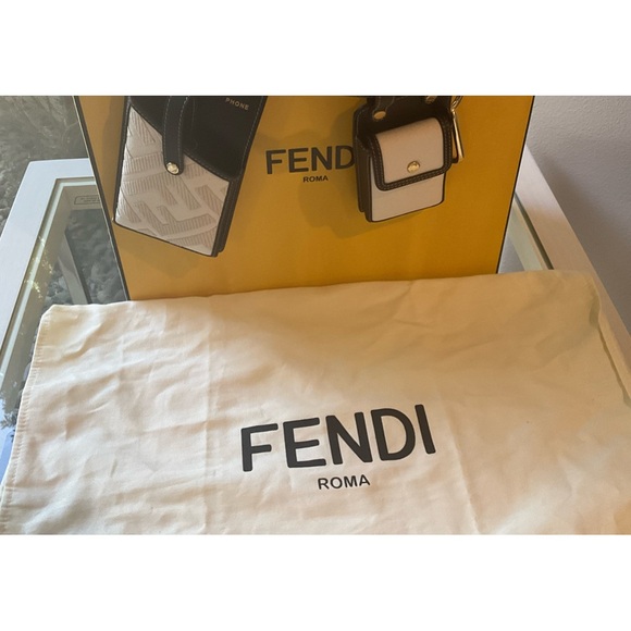 Fendi Phone Holder Leather Belt - Picture 2 of 5